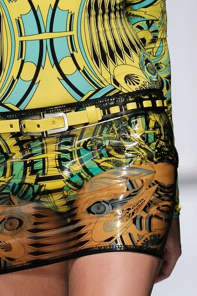 Look 12